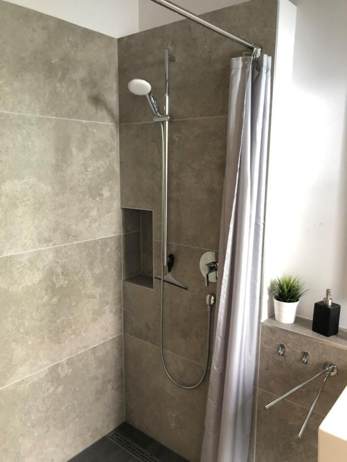 Barrierefreie Ferienwohnungen Am Wasserturm Landau - Suedpfalz Λαντάου Εξωτερικό φωτογραφία